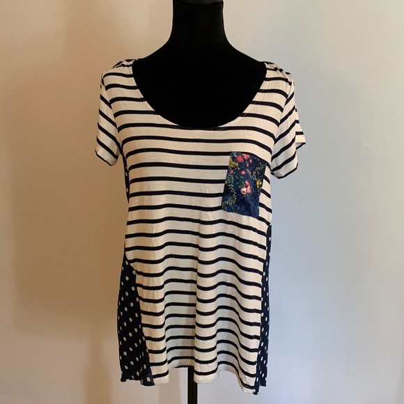 ezra Tops - High-Low Pattern Tshirt